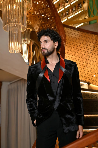 Black & red metallic harness Tuxedo