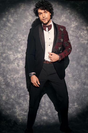 ANKIT GUPTA in Our Rich black textured suit with honeybee embroidered motifs - Bharat Reshma