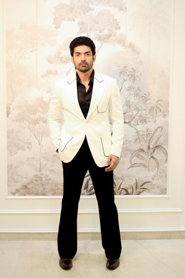 Gurmeet Choudhary in Bharat Reshma’s Monochrome Power Look - Bharat Reshma