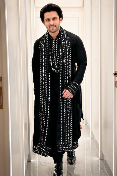 SHOAID IBRAHIM in our Black Kurta Set with Stole - Bharat Reshma