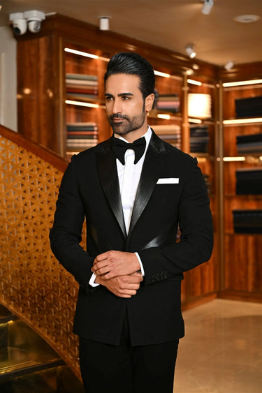 Black metallic edge Tux