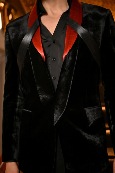 Black & red metallic harness Tuxedo