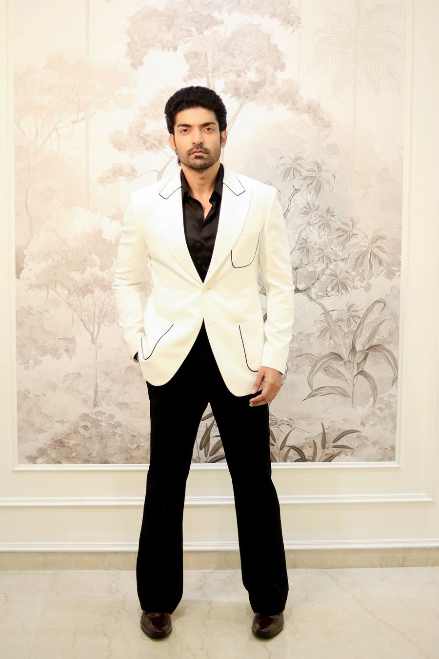 Gurmeet Choudhary in Bharat Reshma’s Monochrome Power Look