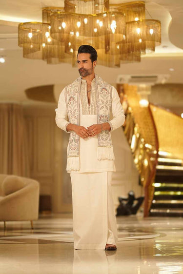 Avadh Heritage Lungi Kurta Stole Set
