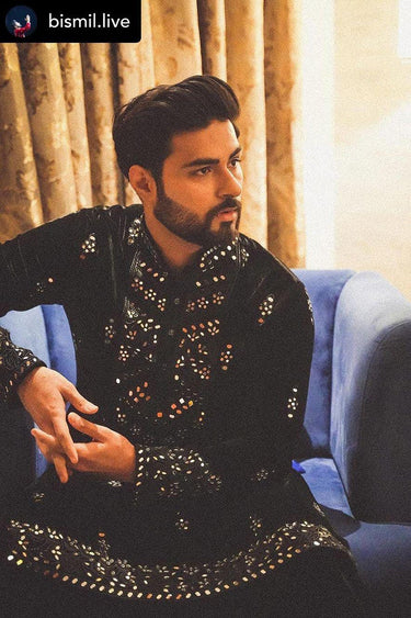 BISMIL In Our Black Velvet Kurta Embroidery Mirror with Pant - Bharat Reshma