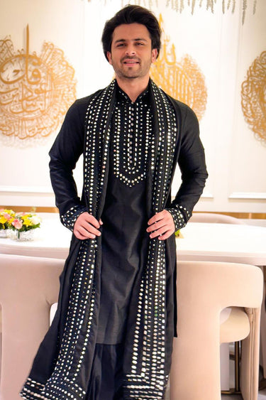 SHOAID IBRAHIM in our Black Kurta Set with Stole - Bharat Reshma